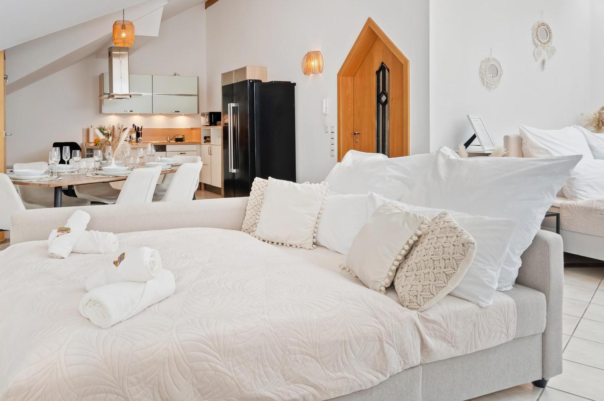 Stadtoase Fulda Mit Flair - Whirlpool, Balkon, 2Xparkplaetze, Highspeed Wlan Exterior foto